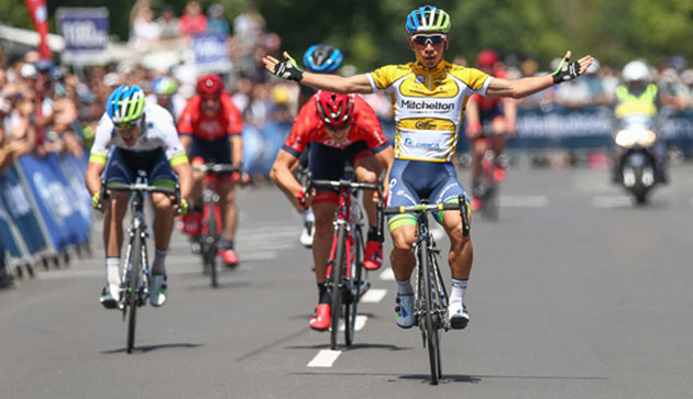 Caleb Ewan wins stage 4